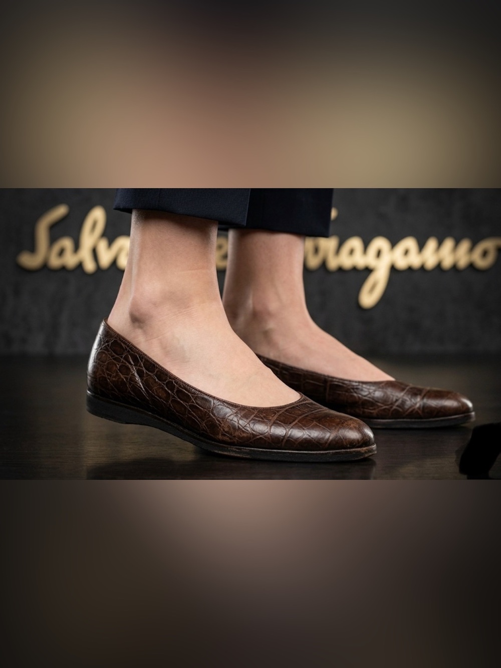 Authentic Salvatore Ferragamo luxury designer black leather flats sz 6